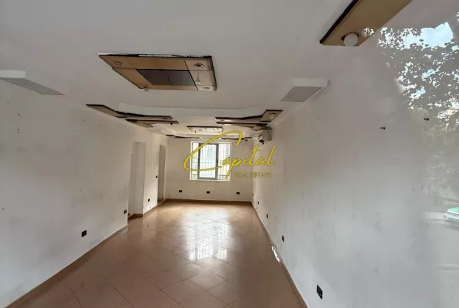 Business Property for Rent 1+1 in Tirana - 55,000 Leke