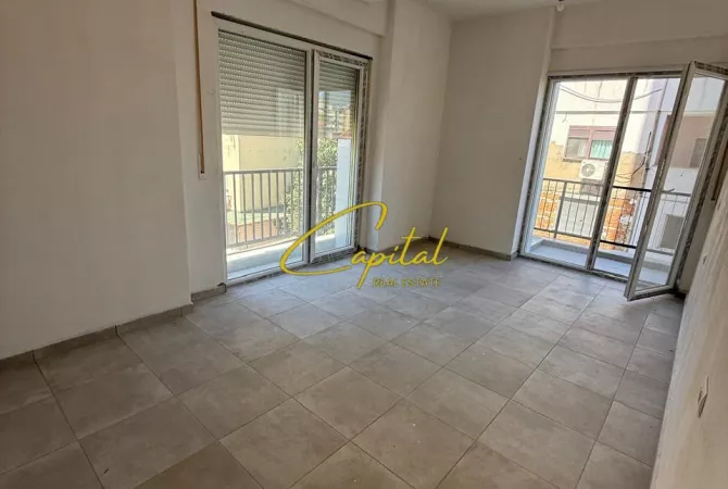 Business Property for Rent 3+1 in Tirana - 45,000 Leke