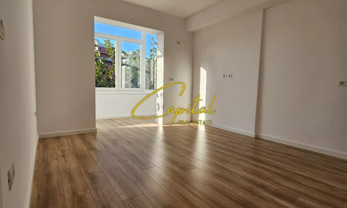 Appartamento in vendita a Tirana 1+1, Arredato