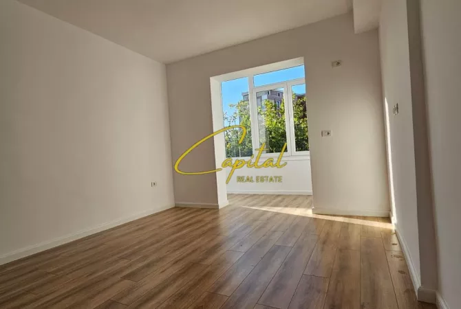 Appartamento in vendita a Tirana 1+1, Arredato