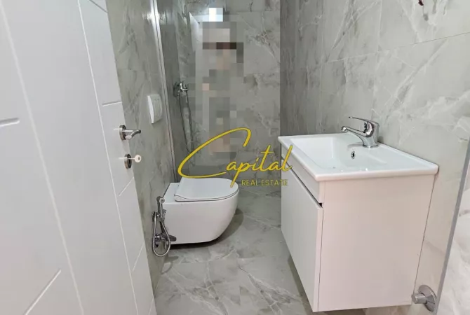 Appartamento in vendita a Tirana 1+1, Arredato