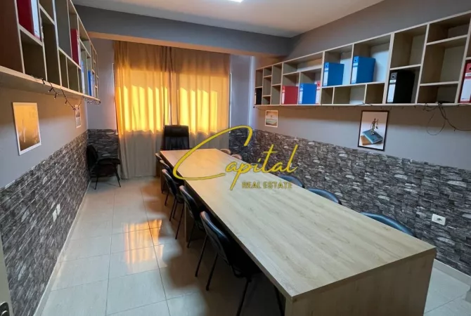 Business Property for Rent 3+1 in Tirana - 45,000 Leke