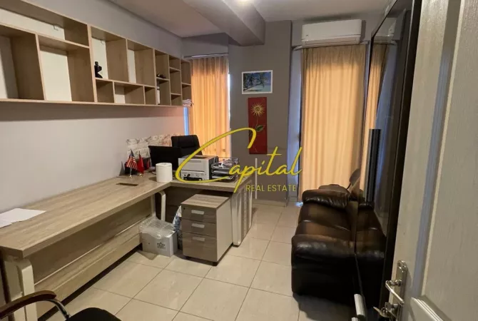 Business Property for Rent 3+1 in Tirana - 45,000 Leke