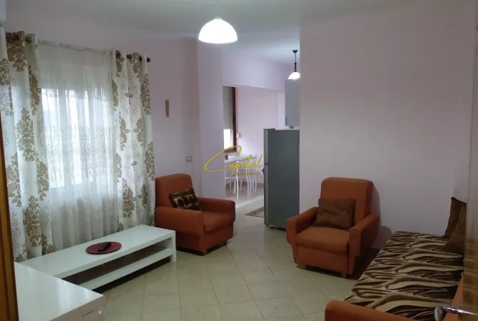APARTAMENT ME QERA 1+1 RRUGA KONGRESI I MANASTIRIT 52.000 LEKE
