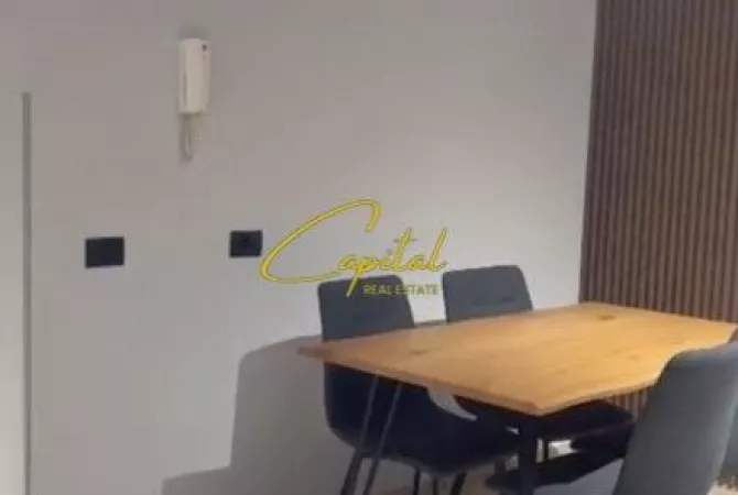 Shtepi me qera Apartament ne Tirane, 2+1, Mobilimi E mobiluar, Pagesa 700  Euro.
