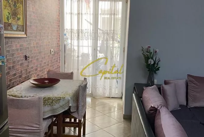 Appartamento in vendita a Tirana 2+1, Arredato