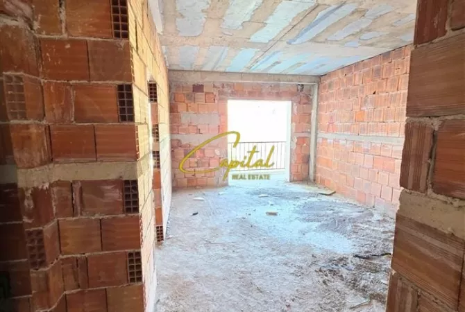 Shtepi ne shitje Apartament ne Tirane, 1+1, Mobilimi Bosh, pa mobiluar, Pagesa 103,000  Euro.