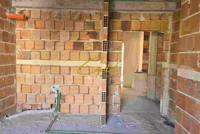 Shtepi ne shitje Apartament ne Tirane, 1+1, Mobilimi Bosh, pa mobiluar, Pagesa 103,000  Euro.