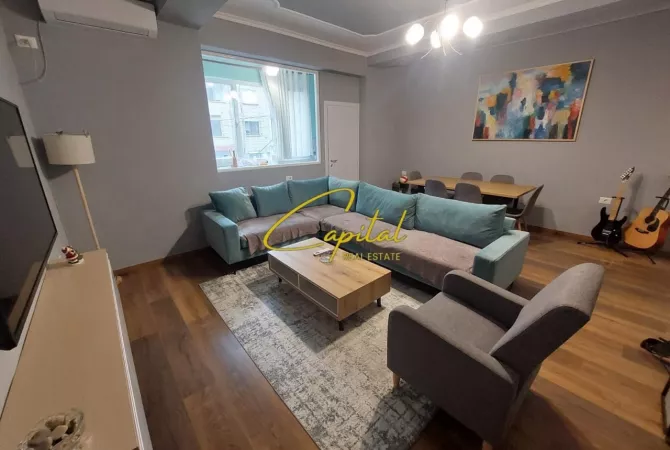 Shtepi ne shitje Shtepi Private ne Tirane, 3+1, Mobilimi E mobiluar, Pagesa 450,000  Euro.