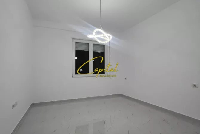 Business Property for Rent 3+1 in Tirana - 650 Euro