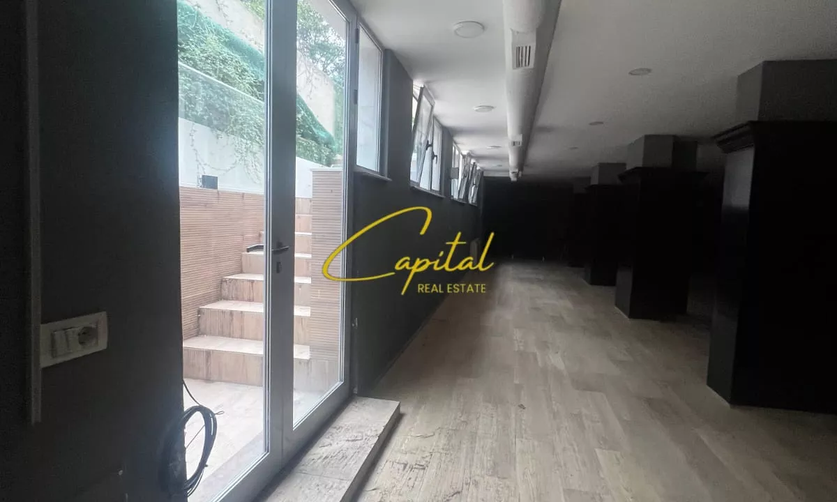 AMBIENT BIZNESI ME QERA 240 M2 PAZARI I RI 950 EURO