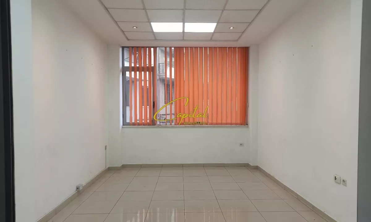 ZYRE ME QERA 30 M2 RRUGA E DIBRES 30.000 LEKE