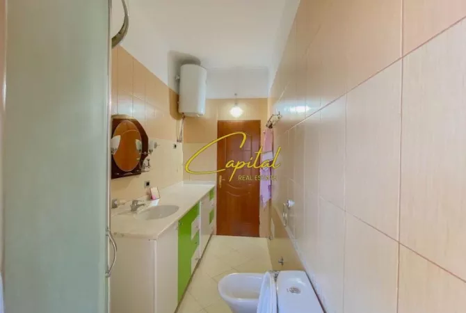 Shtepi me qera Apartament ne Tirane, 2+1, Mobilimi E mobiluar, Pagesa 700  Euro.