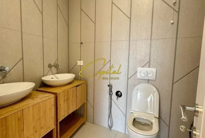 AMBIENT BIZNESI ME QERA 160 M2 KOMPLEKSI LAKE VIEW 1.850 EURO