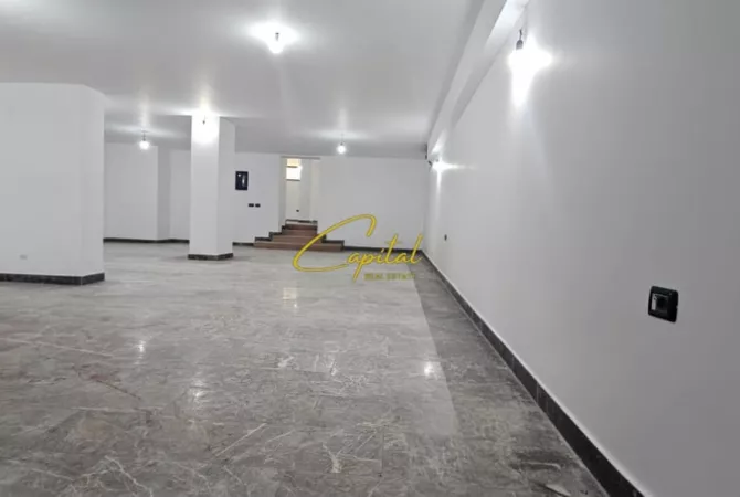 Business Property for Rent 3+1 in Tirana - 400,000 Leke