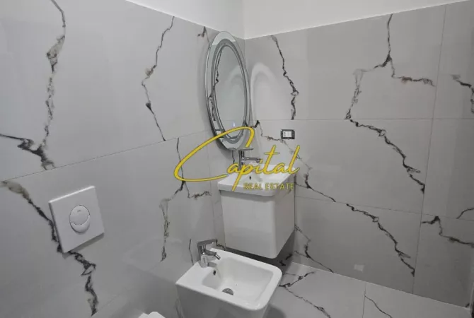 Shtepi me qera Apartament ne Tirane, 3+1, Mobilimi E mobiluar, Pagesa 800  Euro.
