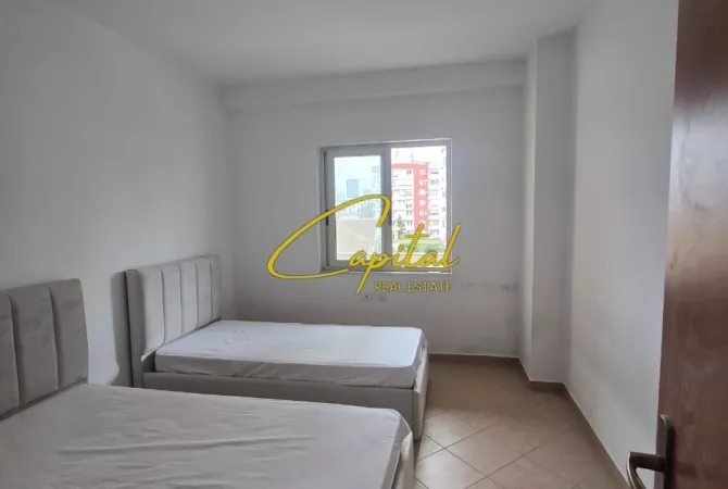 Shtepi me qera Apartament ne Tirane, 3+1, Mobilimi E mobiluar, Pagesa 800  Euro.