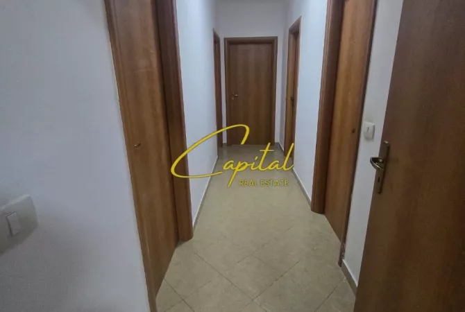 Shtepi me qera Apartament ne Tirane, 3+1, Mobilimi E mobiluar, Pagesa 800  Euro.