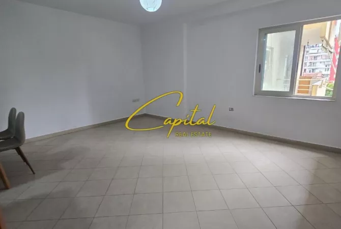 Shtepi me qera Apartament ne Tirane, 3+1, Mobilimi E mobiluar, Pagesa 800  Euro.