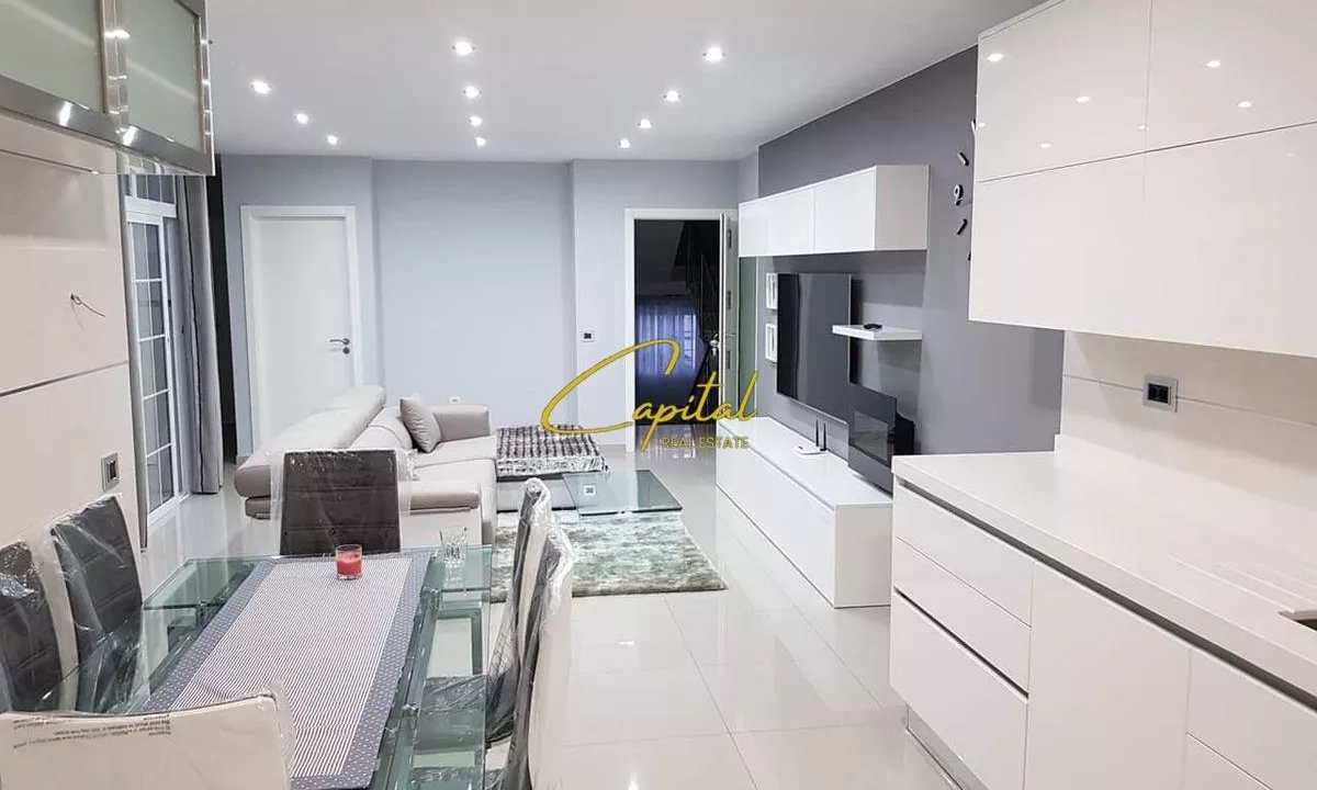 Shtepi ne shitje Apartament ne Tirane, 1+1, Mobilimi E mobiluar, Pagesa 85,000  Euro.