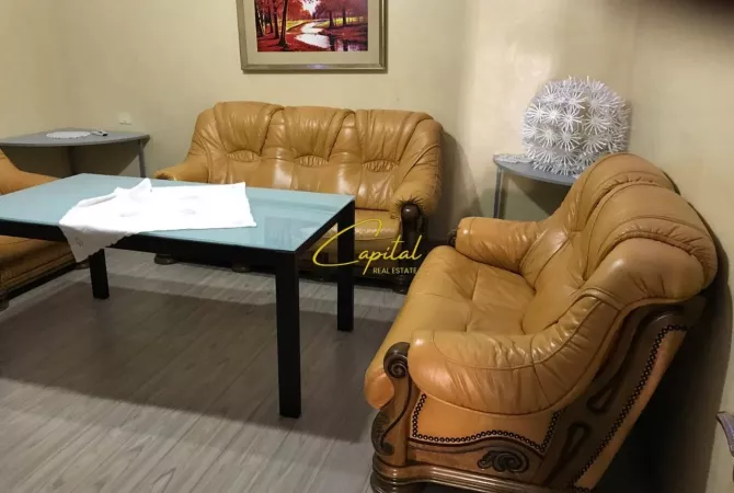 Shtepi ne shitje Vila Luksoze ne Tirane, 7+1, Mobilimi E mobiluar, Pagesa 450,000  Euro.