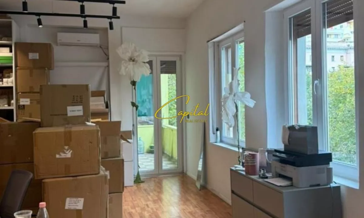 AMBIENT BIZNESI ME QERA 70 M2 ISH BLLOKU 800 EURO