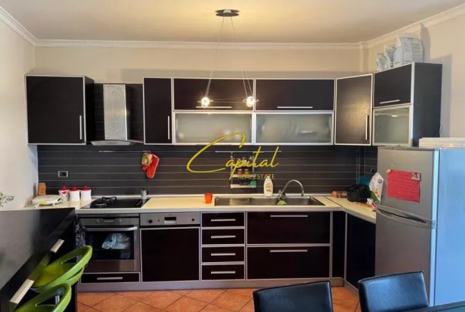 Shtepi ne shitje Apartament ne Tirane, 2+1, Mobilimi E mobiluar, Pagesa 210,000  Euro.