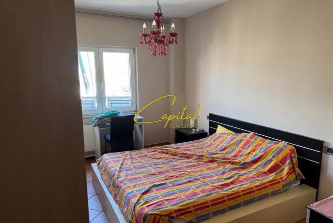 Shtepi ne shitje Apartament ne Tirane, 2+1, Mobilimi E mobiluar, Pagesa 210,000  Euro.