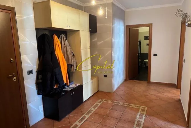 Shtepi ne shitje Apartament ne Tirane, 2+1, Mobilimi E mobiluar, Pagesa 210,000  Euro.