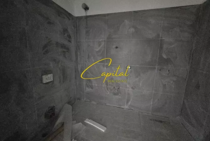 Shtepi ne shitje Apartament ne Tirane, 1+1, Mobilimi Bosh, pa mobiluar, Pagesa 126,000  Euro.