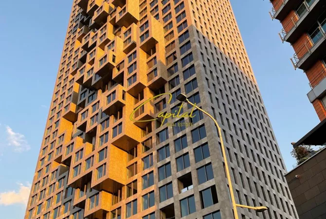 ZYRE ME QERA 390 M2 DOWNTOWN ONE 11.700 EURO