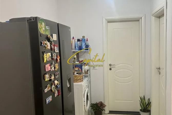 Shtepi ne shitje Apartament ne Tirane, 2+1, Mobilimi E mobiluar, Pagesa 160,000  Euro.