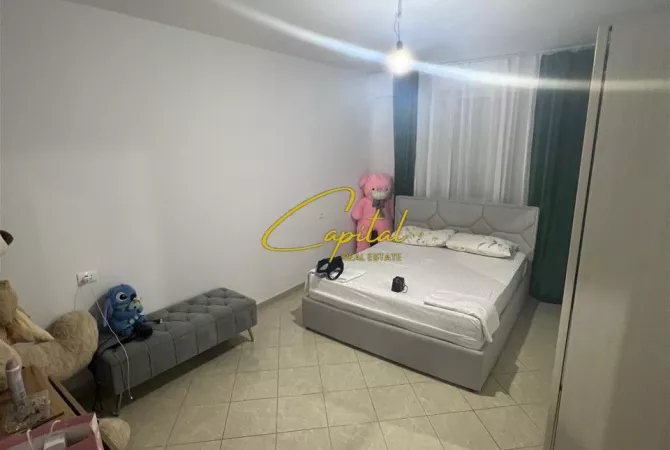 Shtepi ne shitje Apartament ne Tirane, 2+1, Mobilimi E mobiluar, Pagesa 160,000  Euro.
