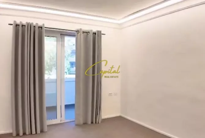 AMBIENT BIZNESI ME QERA 130 M2 RRUGA E DURRESIT 200.000 LEKE