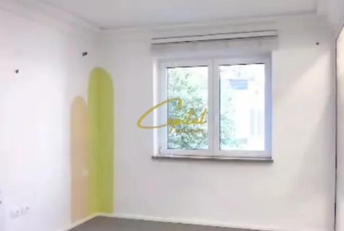 AMBIENT BIZNESI ME QERA 130 M2 RRUGA E DURRESIT 200.000 LEKE