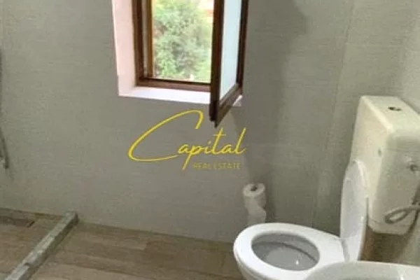 Shtepi ne shitje Apartament ne Tirane, 1+1, Mobilimi Bosh, pa mobiluar, Pagesa 108,000  Euro.