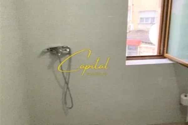 Shtepi ne shitje Apartament ne Tirane, 1+1, Mobilimi Bosh, pa mobiluar, Pagesa 108,000  Euro.