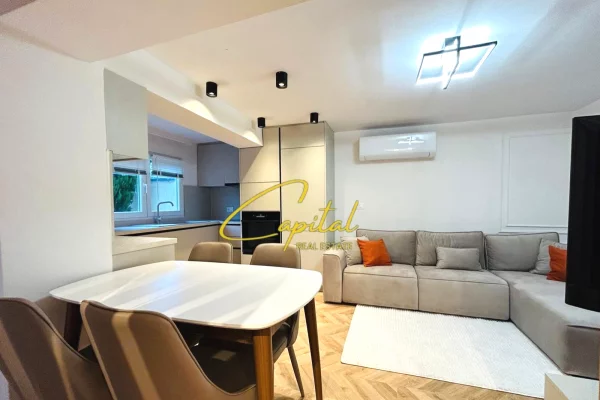 Shtepi me qera Apartament ne Tirane, 2+1, Mobilimi E mobiluar, Pagesa 700  Euro.