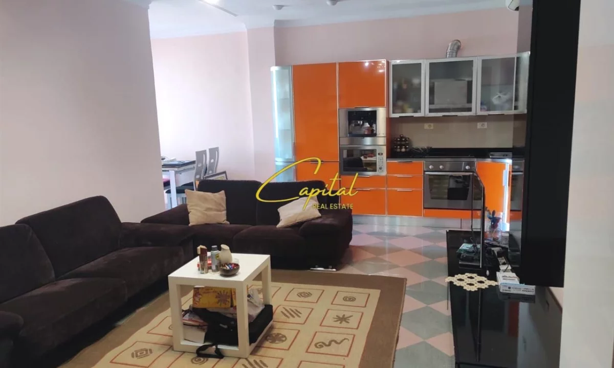 Shtepi me qera Apartament ne Tirane, 2+1, Mobilimi E mobiluar, Pagesa 800  Euro.