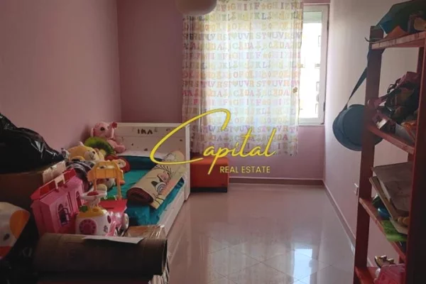 Shtepi me qera Apartament ne Tirane, 2+1, Mobilimi E mobiluar, Pagesa 800  Euro.