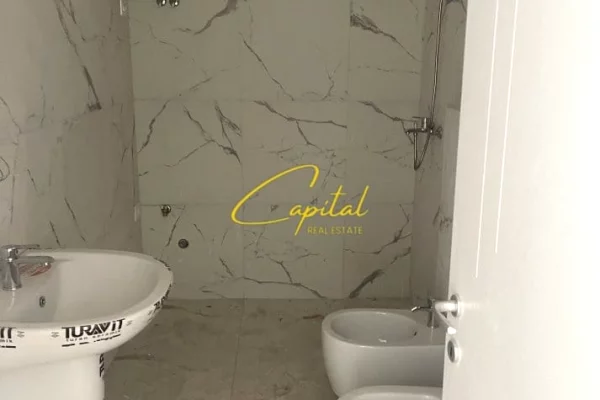 Shtepi ne shitje Apartament ne Tirane, 2+1, Mobilimi Bosh, pa mobiluar, Pagesa 191,000  Euro.