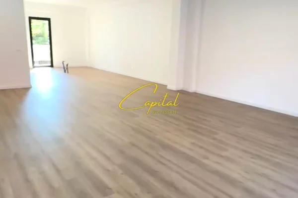 Business Property for Rent 3+1 in Tirana - 350,000 Leke