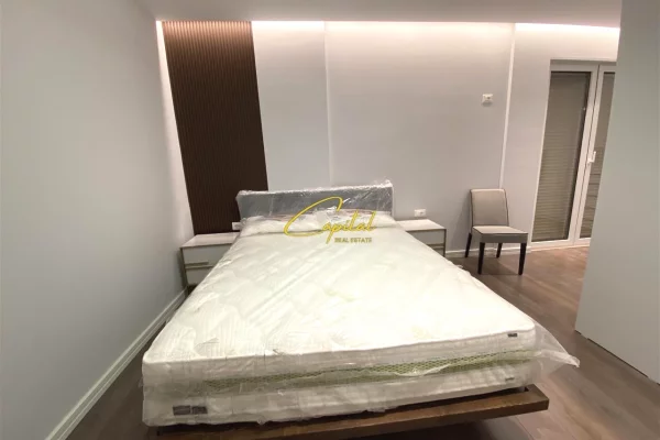 Shtepi me qera Apartament ne Tirane, 2+1, Mobilimi E mobiluar, Pagesa 80,000  Leke.