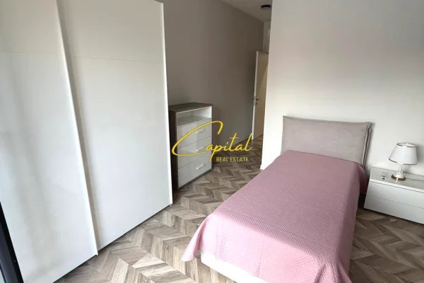 Shtepi me qera Apartament ne Tirane, 3+1, Mobilimi E mobiluar, Pagesa 900  Euro.