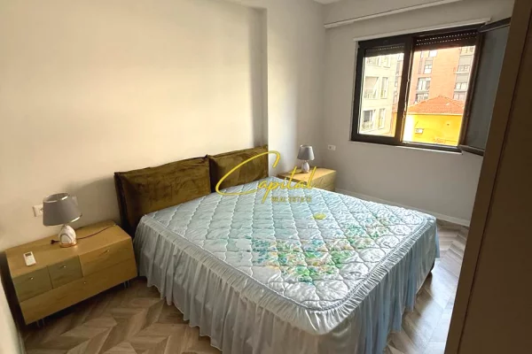Shtepi me qera Apartament ne Tirane, 3+1, Mobilimi E mobiluar, Pagesa 900  Euro.