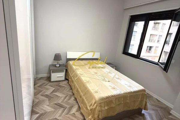 Shtepi me qera Apartament ne Tirane, 3+1, Mobilimi E mobiluar, Pagesa 900  Euro.