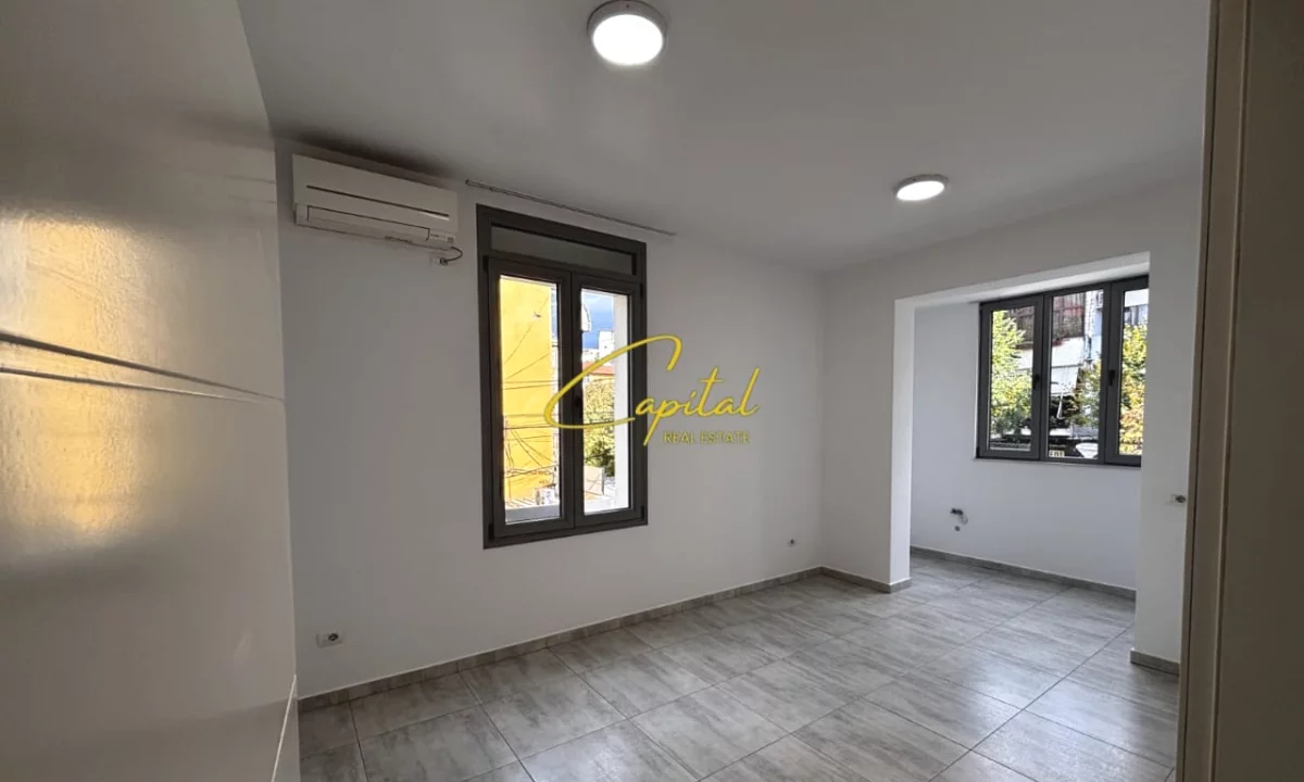 ZYRE ME QERA 75 M2 RRUGA E DIBRES 500 EURO