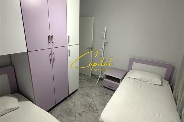 Shtepi me qera Apartament ne Tirane, 2+1, Mobilimi E mobiluar, Pagesa 50,000  Leke.