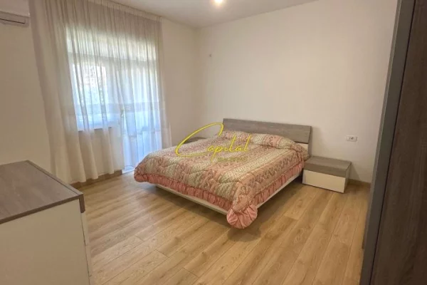 Shtepi me qera Apartament ne Tirane, 2+1, Mobilimi E mobiluar, Pagesa 600  Euro.
