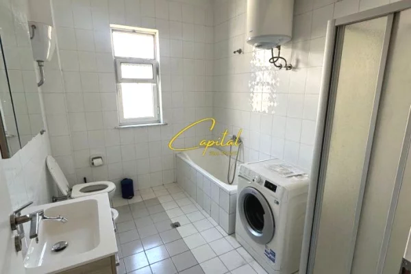 Shtepi me qera Apartament ne Tirane, 2+1, Mobilimi E mobiluar, Pagesa 600  Euro.